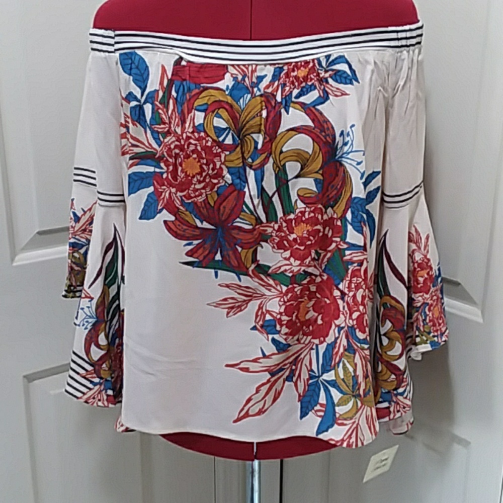 NEW Flying Tomato flutter sleeve romantic top floral bold stripes Small